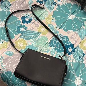 Michael Kors Elegant Black Crossbody Bag